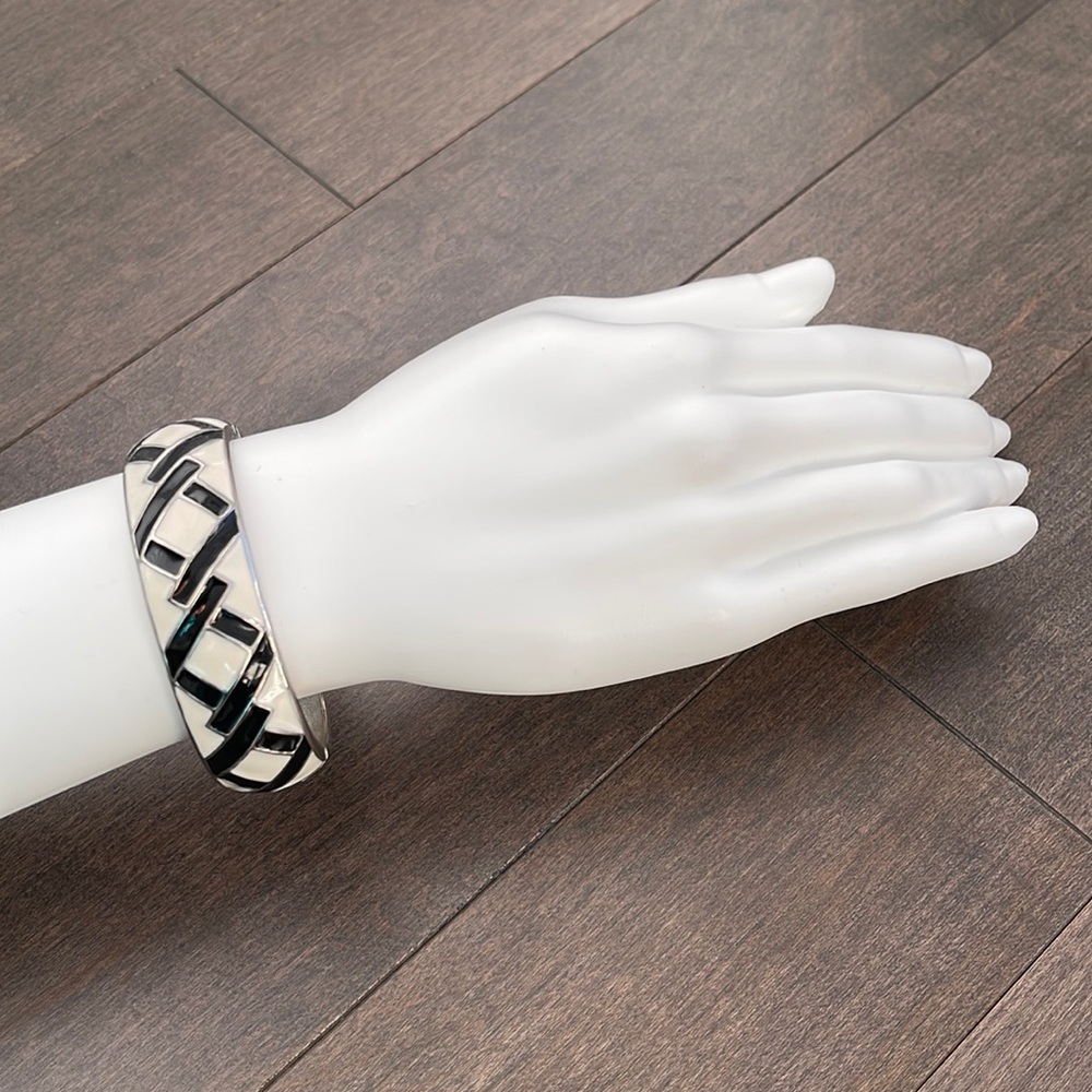 REITMANS Women’s Black White Geometric Hinge Silver Bangle Bracelet Jewellery